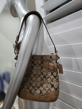 Coach Shoulder Bag in Brown